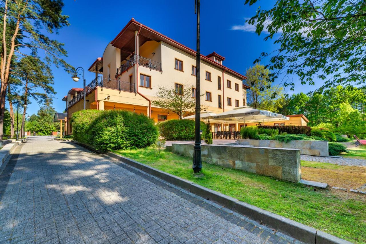 Hotel Pan Tadeusz 세로크 외부 사진