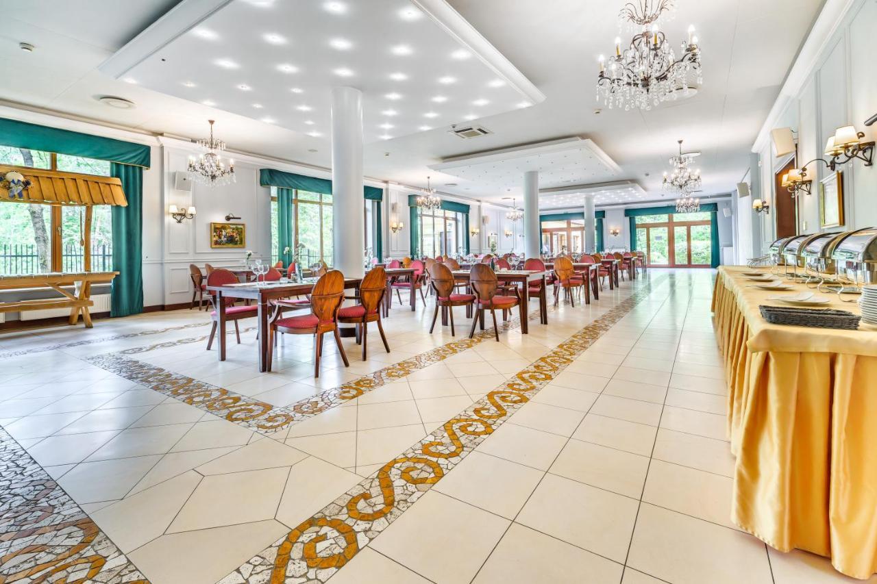 Hotel Pan Tadeusz 세로크 외부 사진