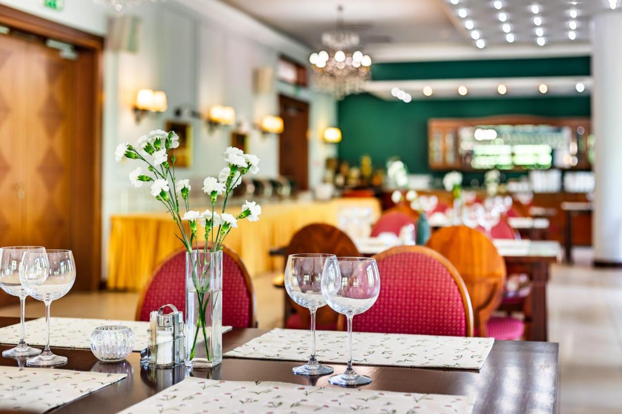 Hotel Pan Tadeusz 세로크 외부 사진