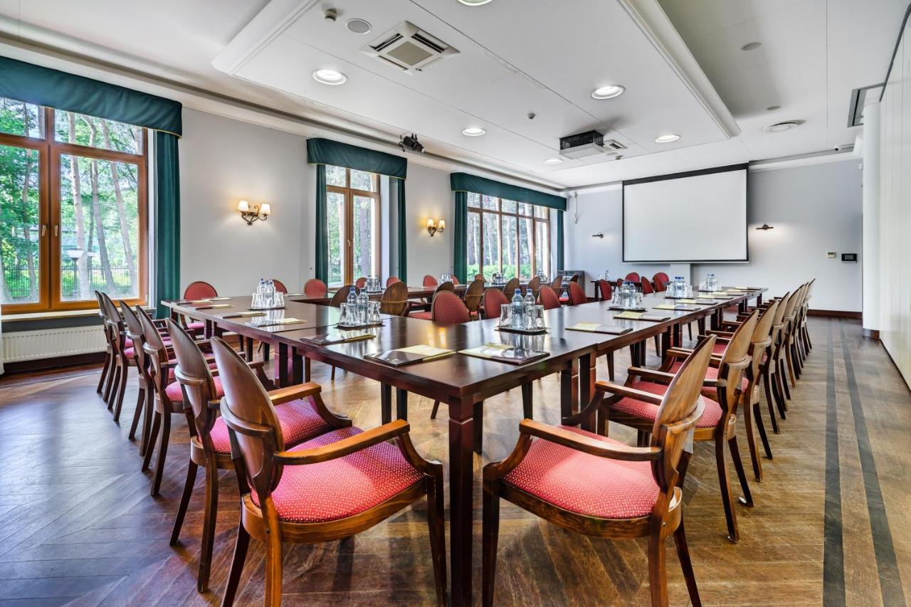 Hotel Pan Tadeusz 세로크 외부 사진