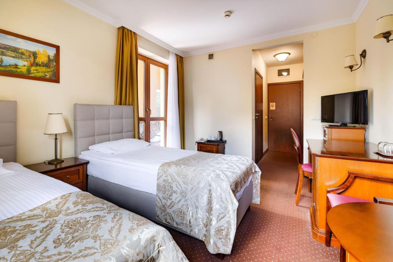 Hotel Pan Tadeusz 세로크 외부 사진