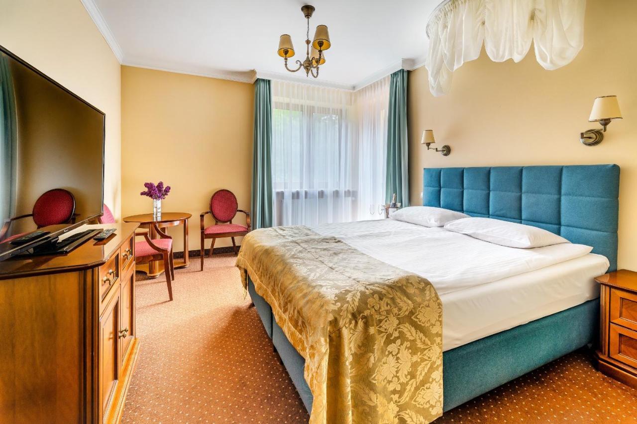 Hotel Pan Tadeusz 세로크 외부 사진
