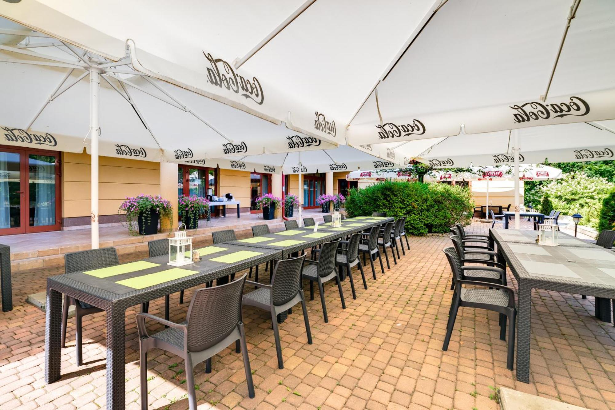 Hotel Pan Tadeusz 세로크 외부 사진