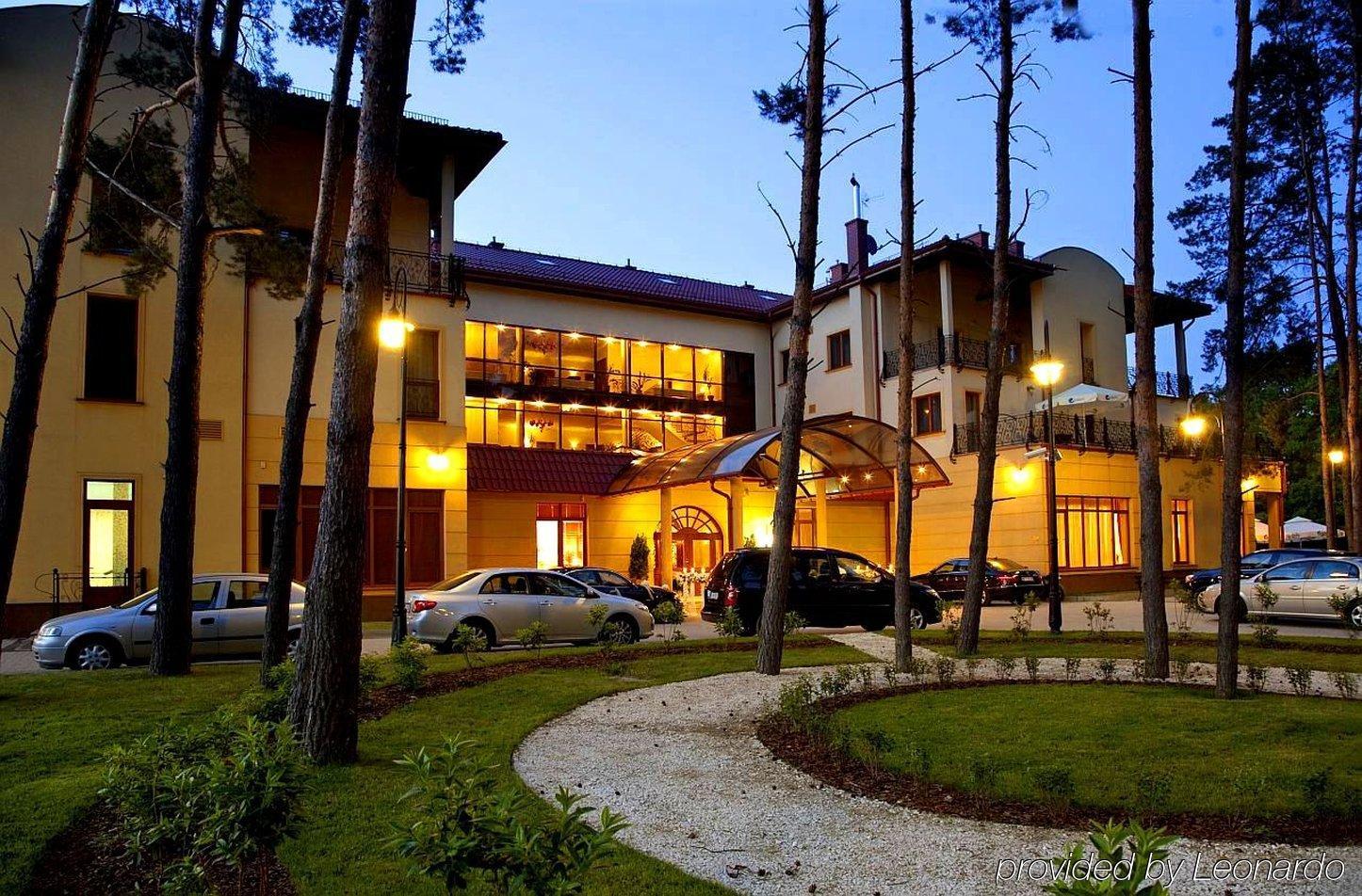 Hotel Pan Tadeusz 세로크 외부 사진